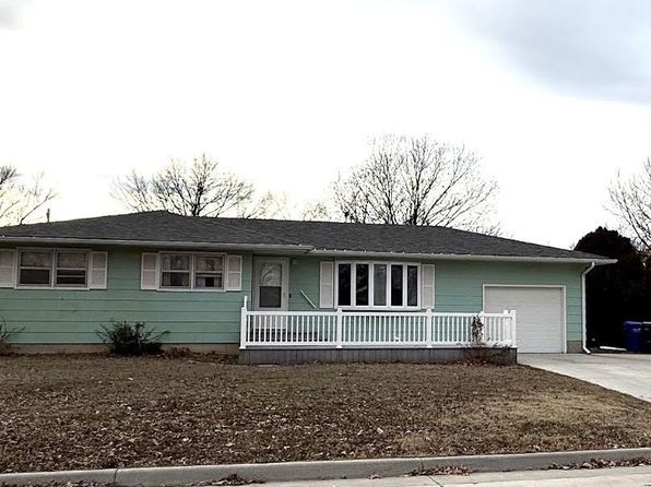 213 S Kennedy St, Hillsboro, KS 67063