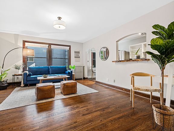 5th image of 2328 10th Ave E APT 105