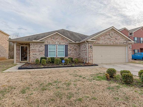 3rd image of 218 Laramie Cir NW