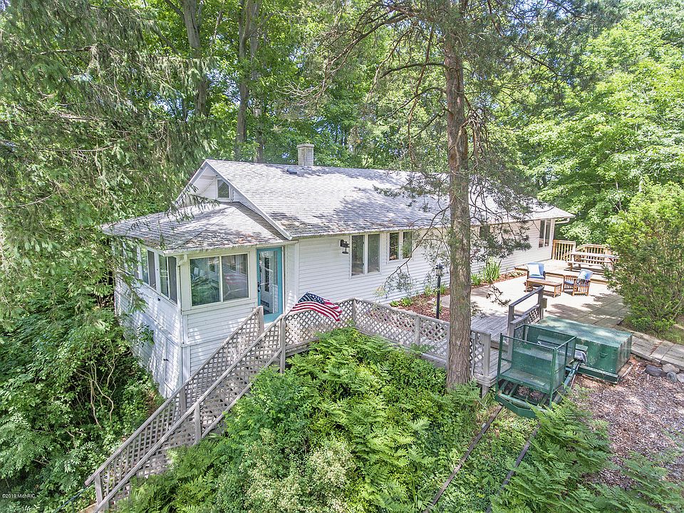 1st image of 4541 Hemlock Dr