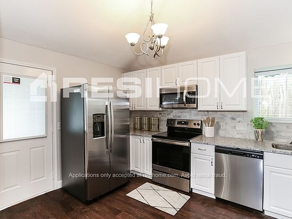 2nd image of 818 Ashmount Ln