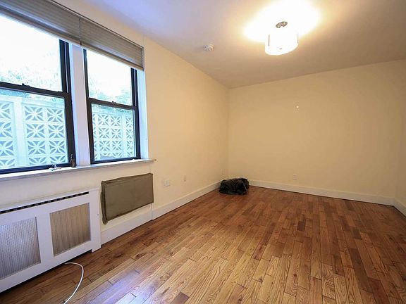 5th image of 123 W 75th St APT Bf