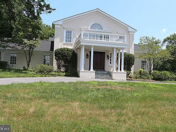 2nd image of 1001 Murphy Dr