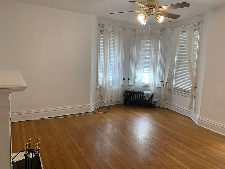 5740 Elmer Street — Photo 8
