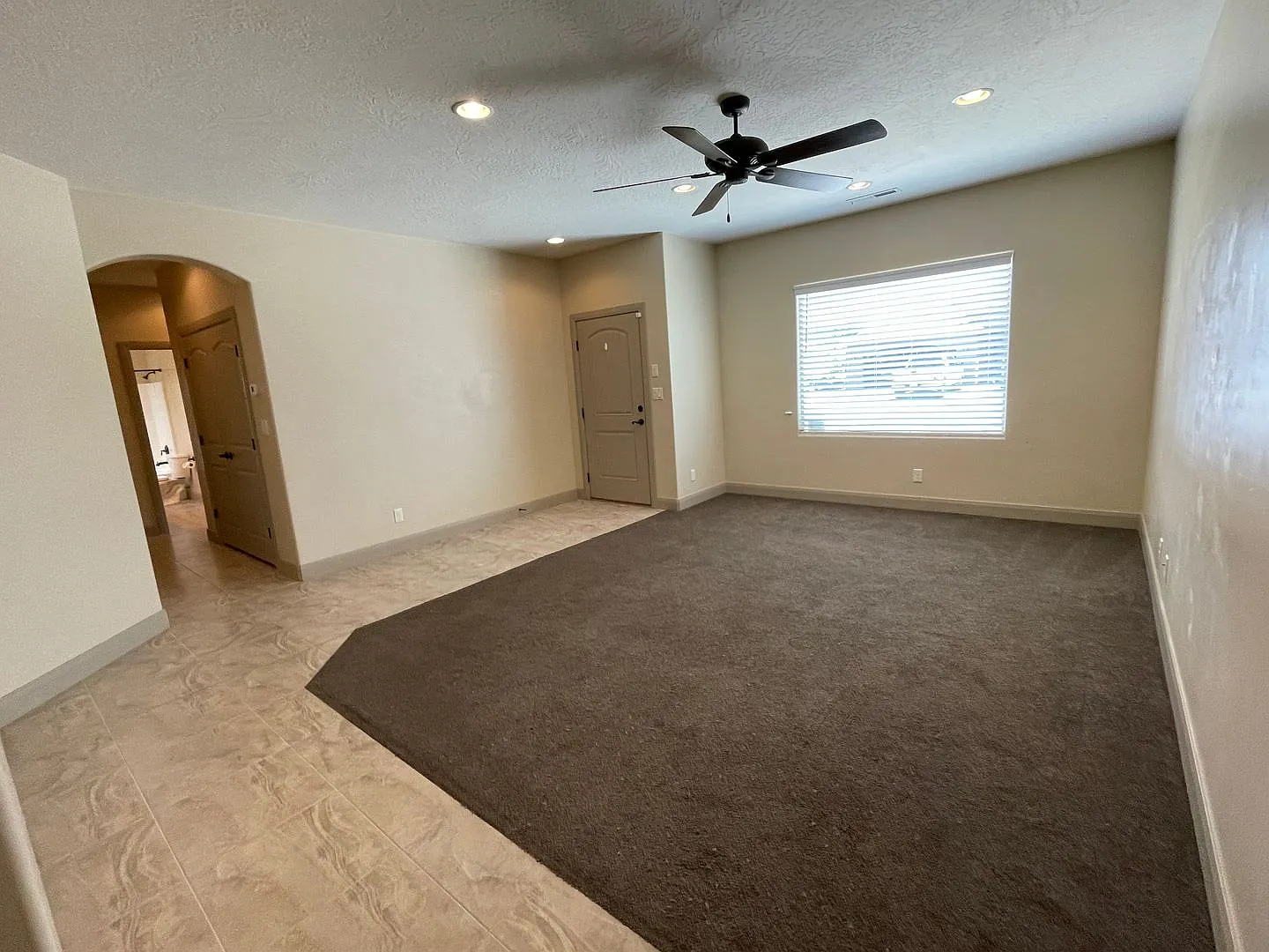 Pet-Friendly Three Bedroom Home in Riverside Heights — Photo 4