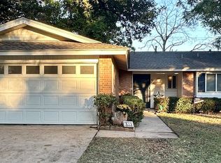 413 Buffalo Dr, Arlington, TX 76013