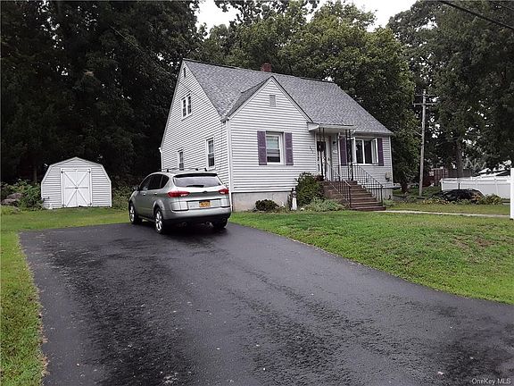 2nd image of 137 Jay St