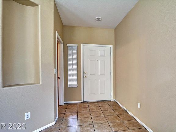4th image of 657 Taliput Palm Pl
