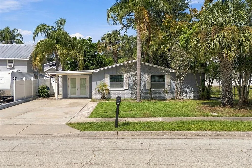 2 bed, 1.5 bath, 1072 sqft, $2,300 — Photo 1