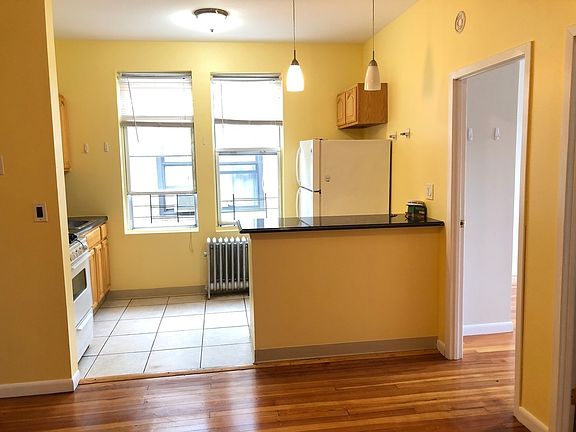 3rd image of 30-32 33rd St #F