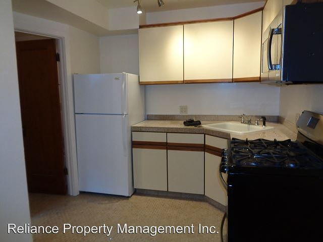 2nd image of 2128 NE 12th Ave APT 1
