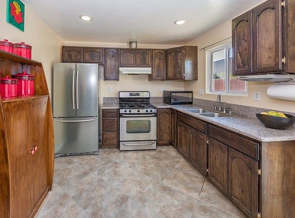 4th image of 9499 Bradwell Ave