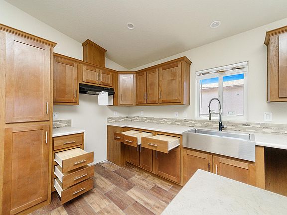 5th image of 8759 E Tracy Dr