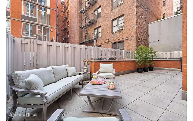 Sold by Douglas Elliman | media 24