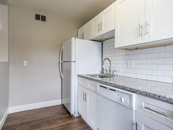 2nd image of 331 Kendall Pl Unit B