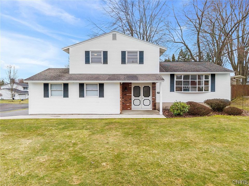 1st image of 4986 Surrey Ln