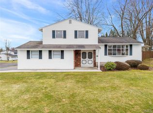 4986 Surrey Ln, Liverpool, NY 13088