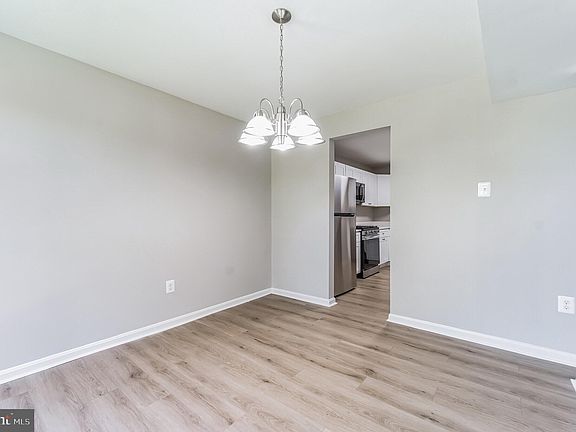 3rd image of 838 Quince Orchard Blvd #10