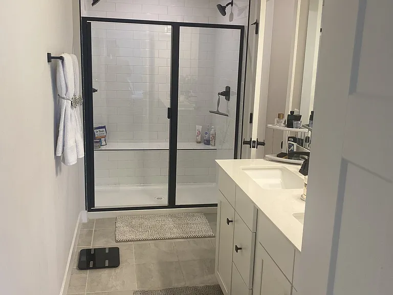 211 Pryor Dr — Photo 12