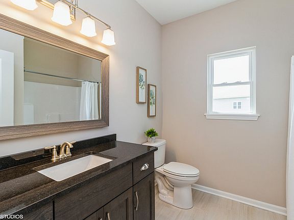 5th image of 755 Pelican Ln
