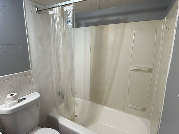 4th image of 510 N College St #518