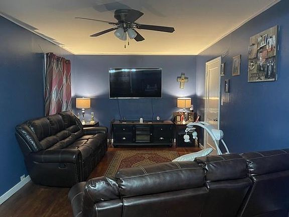 4th image of 1126 Rose Ann Dr