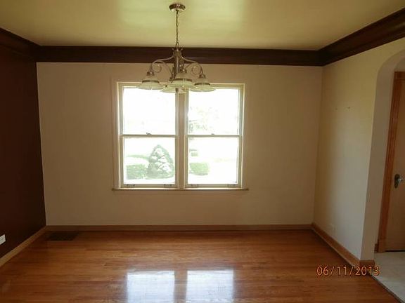 4th image of 1040 E 166th St