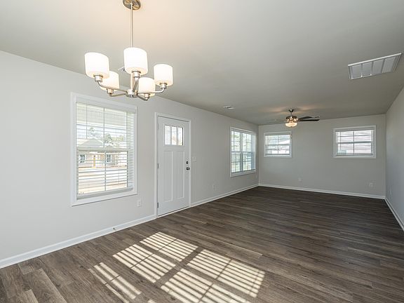 3rd image of 208 Waltham Ct