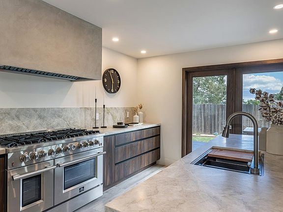 2nd image of 1005 Alpine Court