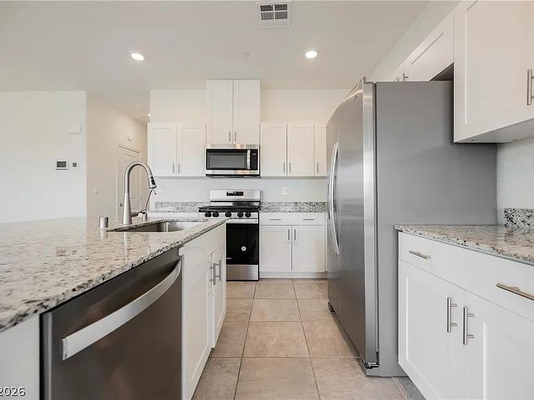 402 Larksong Ave — Photo 8