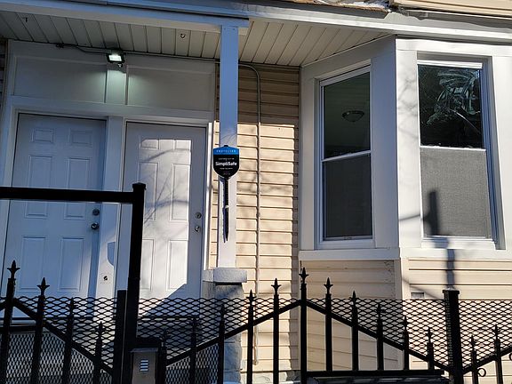 3rd image of 4545 S Hermitage Ave #1F