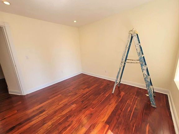 2nd image of 121 W 104th St #5Y