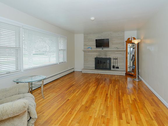 6305 Westchester St-103
