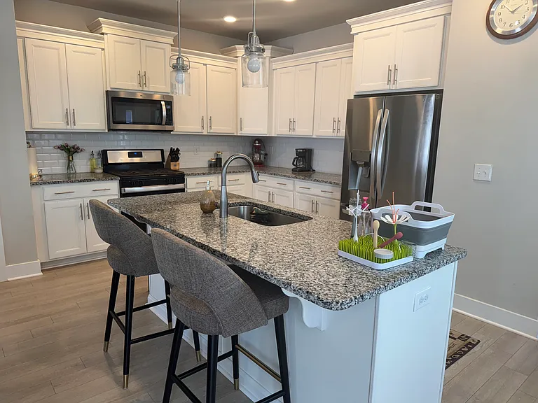 104 Greensdale Ln — Photo 8