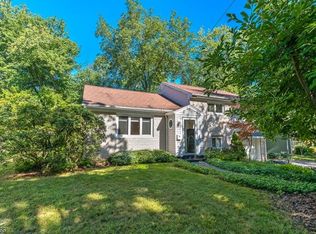 30 N Ridge Rd, Livingston, NJ 07039