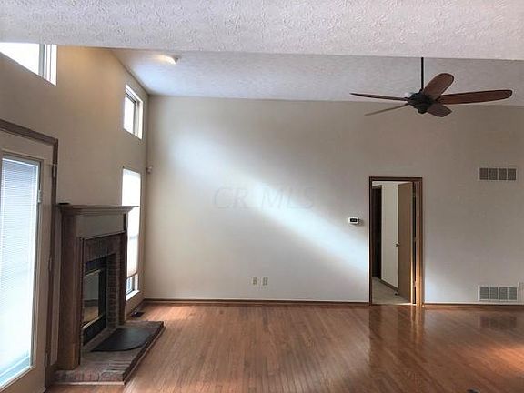 4th image of 692 Rainbow Dr