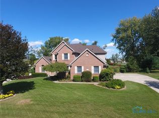 107 W Ridge Dr, Swanton, OH 43558