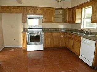 3rd image of 28 N Palermo Ave