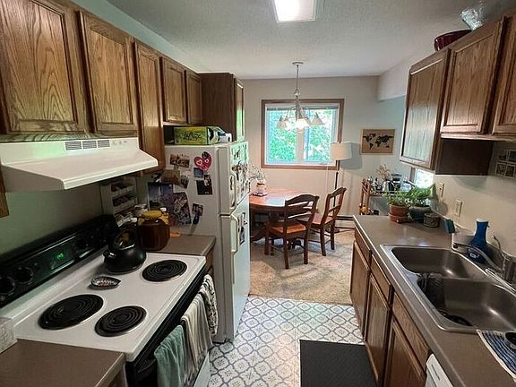 4th image of 1920 Marshall Ave APT 301