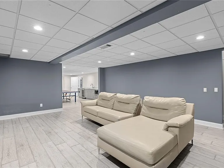 2560 Hamptons Run — Photo 40