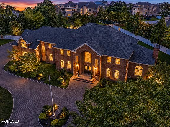2nd image of 1374 Cabernet Court