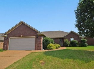 29 Shaded Brook Ln, Jackson, TN 38305