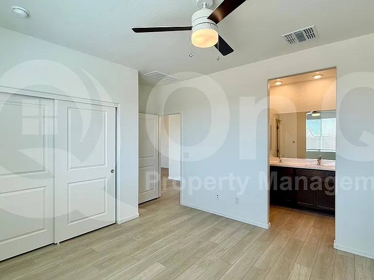 1444 E Edwin St — Photo 8