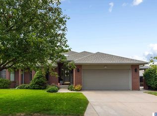 5115 Old Creek Rd, Lincoln, NE 68516