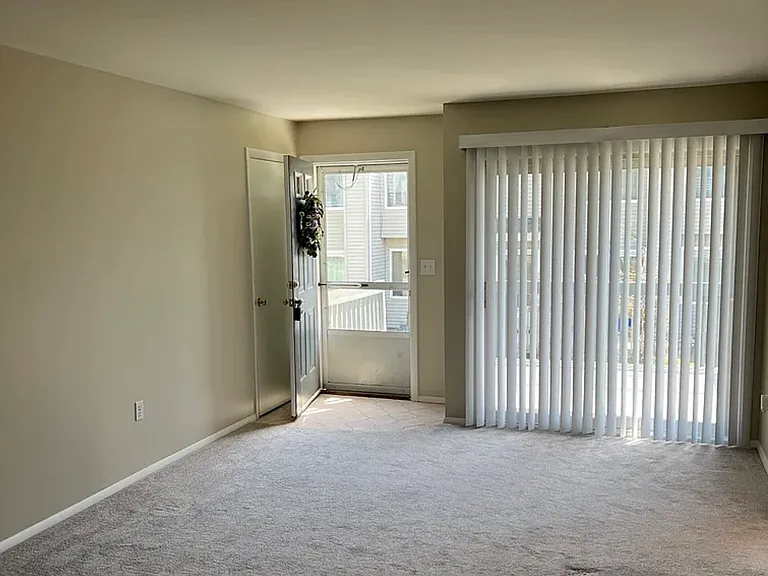 45 Cottonwood Rd — Photo 2