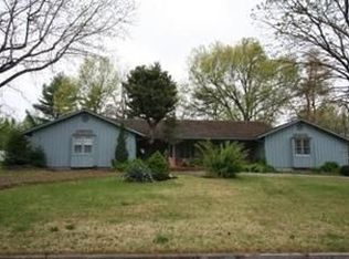 8728 Fairway St, Leawood, KS 66206
