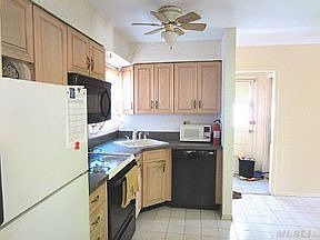 3rd image of 1577 Elgin Ave