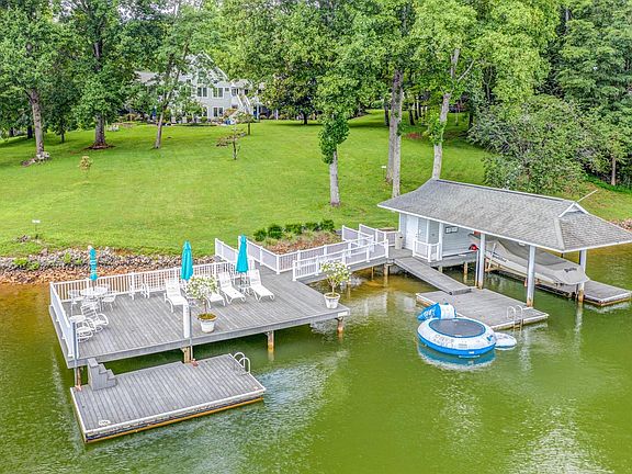 4th image of 500 Moonriver Ln