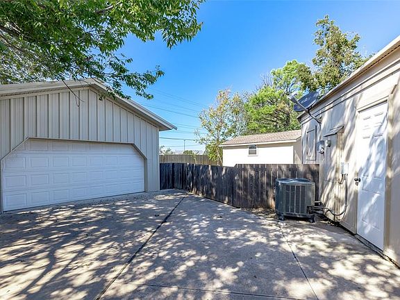 3rd image of 326 Atterberry Dr