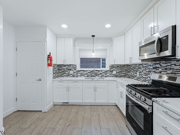 5th image of 1208 Orange Ave